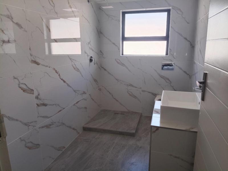 To Let 3 Bedroom Property for Rent in Peerless Park North Western Cape